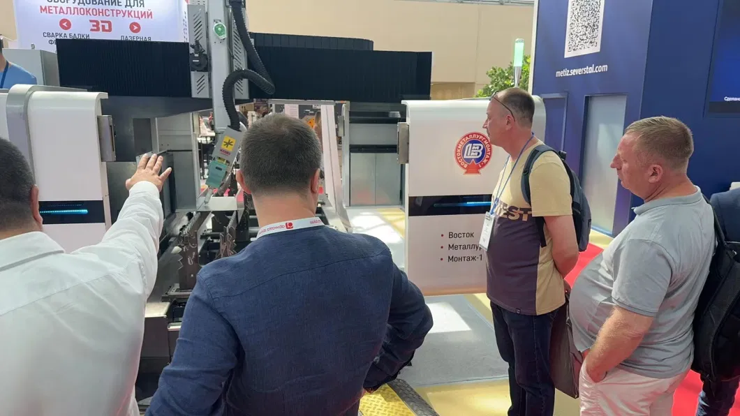 সিএনসি লেজার পাইপ কাটিয়া মেশিন 1500w 0-300r / মিনিট স্পিন্ডল গতি 10